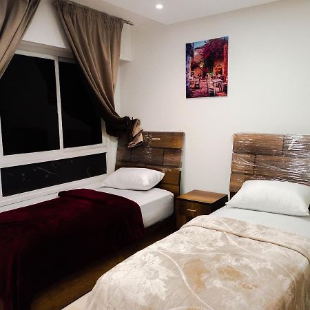 Amazing Appartement Au Centre Ville En Face Hilton & Gare Train De Tgv De Tanger Ngoại thất bức ảnh