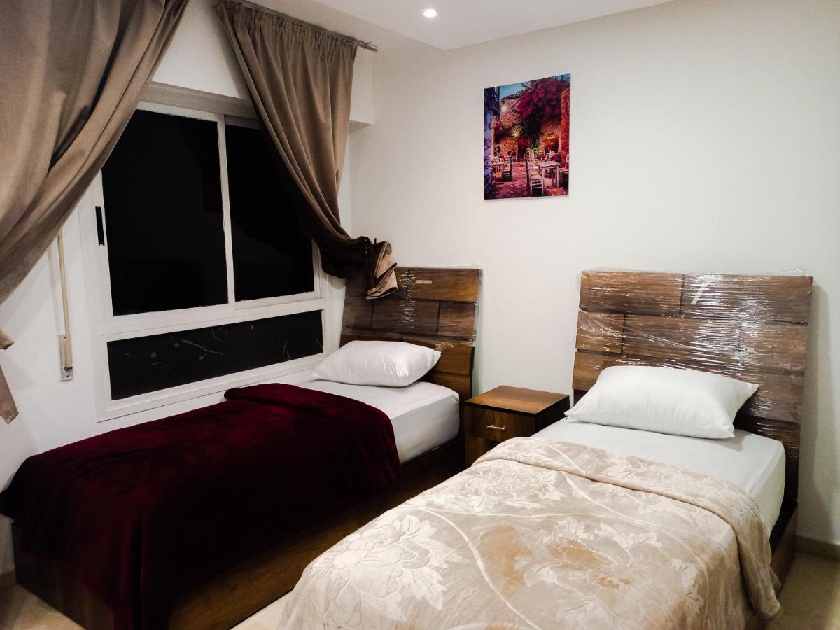 Amazing Appartement Au Centre Ville En Face Hilton & Gare Train De Tgv De Tanger Ngoại thất bức ảnh