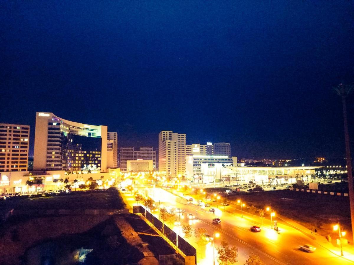 Amazing Appartement Au Centre Ville En Face Hilton & Gare Train De Tgv De Tanger Ngoại thất bức ảnh
