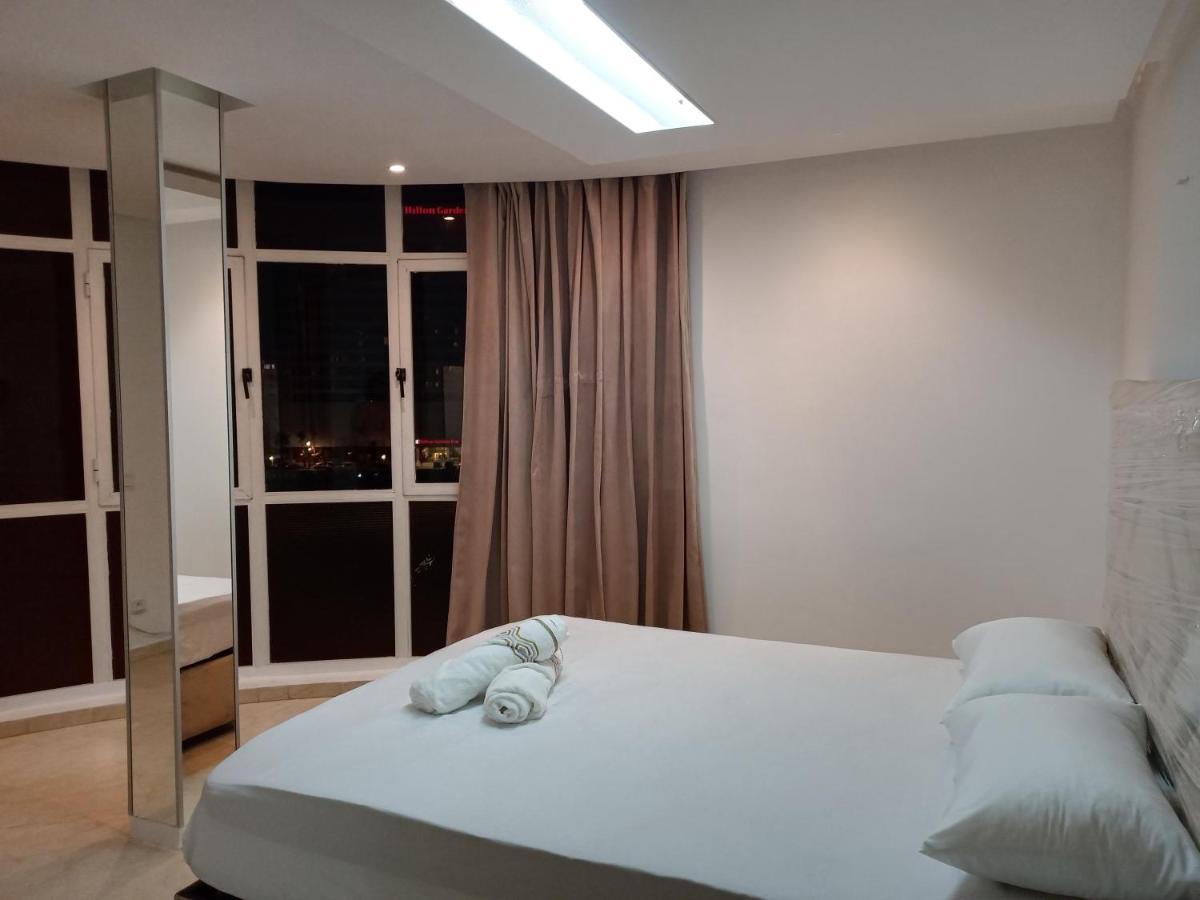 Amazing Appartement Au Centre Ville En Face Hilton & Gare Train De Tgv De Tanger Ngoại thất bức ảnh