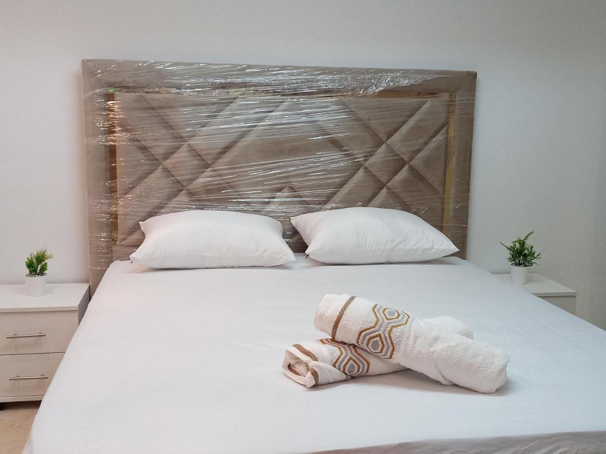 Amazing Appartement Au Centre Ville En Face Hilton & Gare Train De Tgv De Tanger Ngoại thất bức ảnh