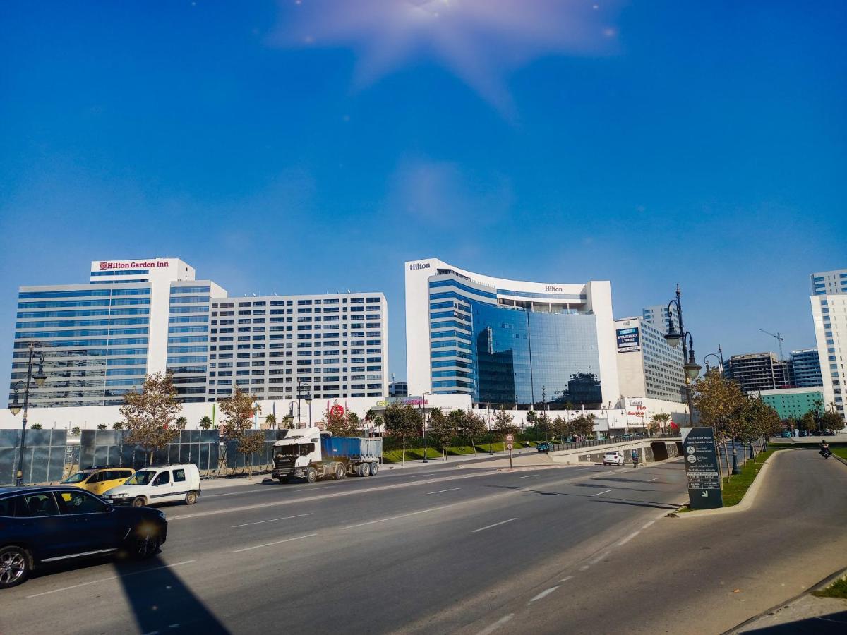 Amazing Appartement Au Centre Ville En Face Hilton & Gare Train De Tgv De Tanger Ngoại thất bức ảnh
